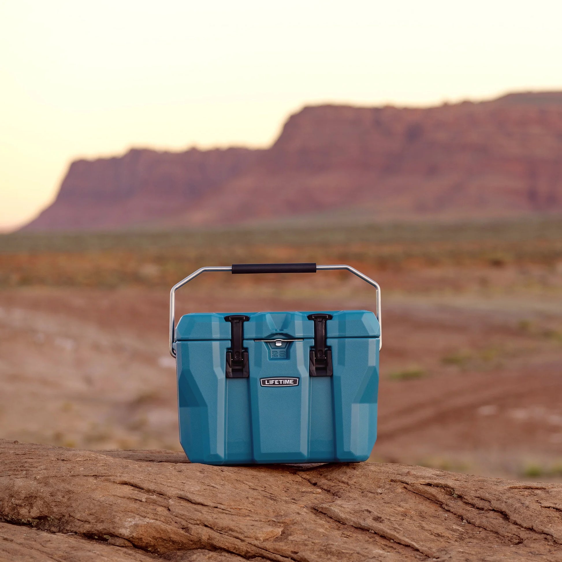 New 28 Qt. Capacity High Performance Polyethylene Cooler, Jay Blue (91226)